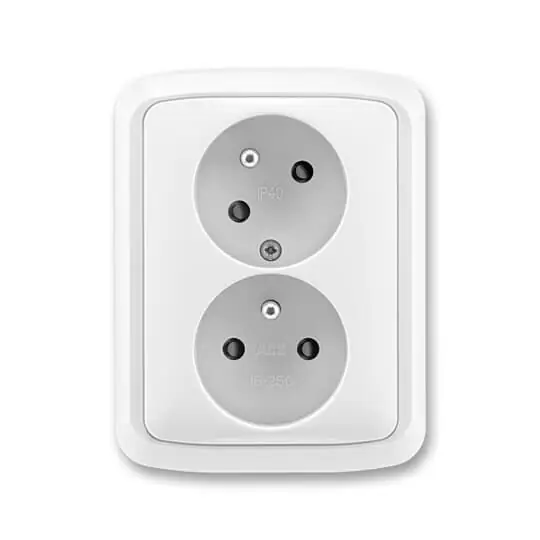 ABB TANGO Dvojzásuvka 5513A-C02357 B s clonkami, s natočenou dutinou, bílá Akční Cena