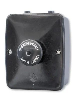 35303-71 Spínač trojpólový stiskací, 16 A, 400 V, IP43, nástěnný Rychlé Dodání