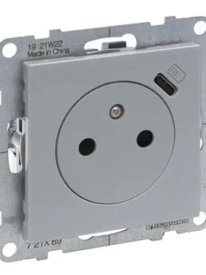 Objednat Nyní 721389 SUNO HLINÍK ZÁSUVKA 2P+T USB-C