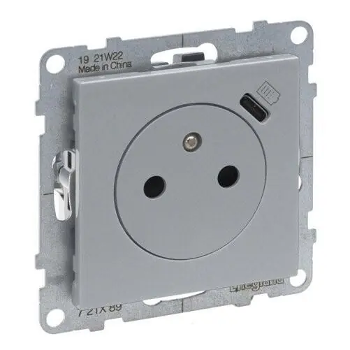 Objednat Nyní 721389 SUNO HLINÍK ZÁSUVKA 2P+T USB-C