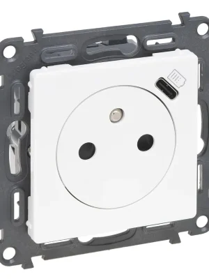 Novinka 753136 VALL ZÁSUVKA 2P+T/USB-C BÍLÁ
