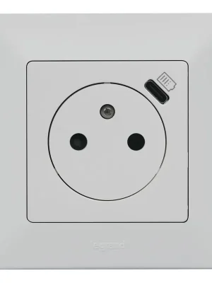 Pouze Dnes 753336 VALL ZÁSUVKA 2P+T/USB-C HLIN.