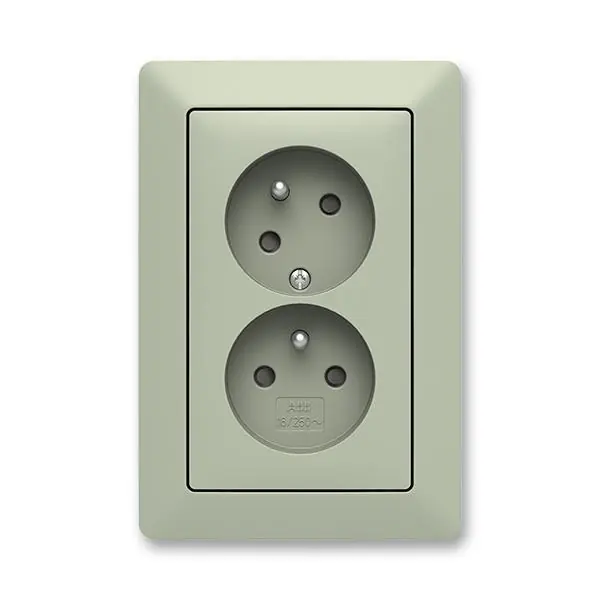 5513T-C02357 143 Zásuvka dvojnásobná, s clonkami, s natočenou dutinou Nízká Cena