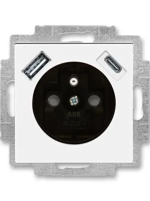 5569H-A32357 62 Zásuvka 1násobná s kolíkem, s clonkami, s nabíjením USB-A, USB-C Dokud Zásoby Vydrží