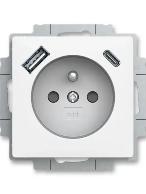 Nízká Cena 5569T-A32357 240 Zásuvka 1násobná s kolíkem, s clonkami, s nabíjením USB-A, USB-C